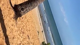 I Give A Blowjob On The Beach In Front Of Everyone