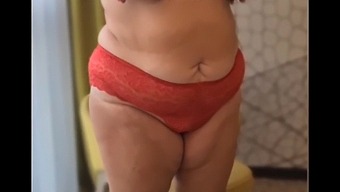 A Plump Lady Enjoys Anal Play And Achieves Solo Climax
